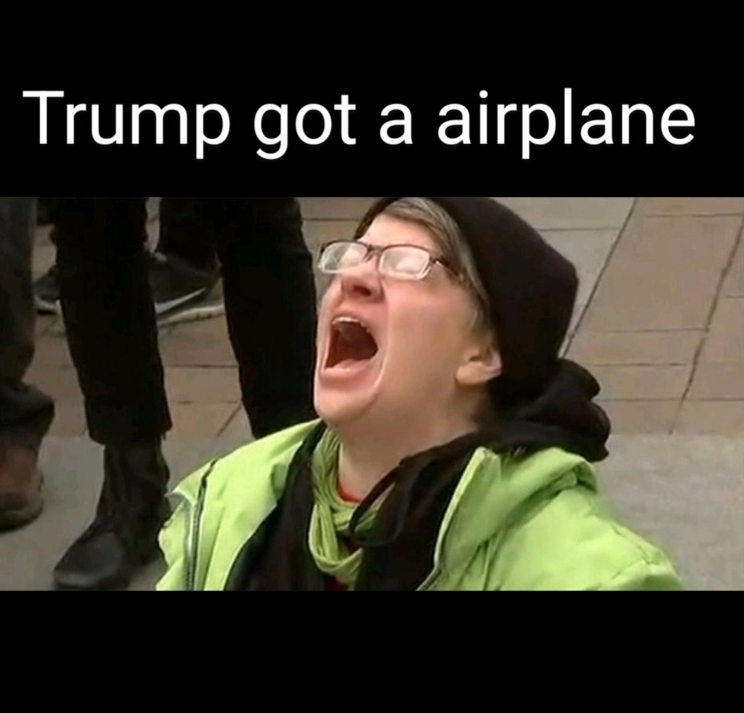 363007637_airplane.png
